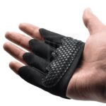 Customizable Gym Gloves for Enhanced Grip in Strength Training Exercises - Image 2